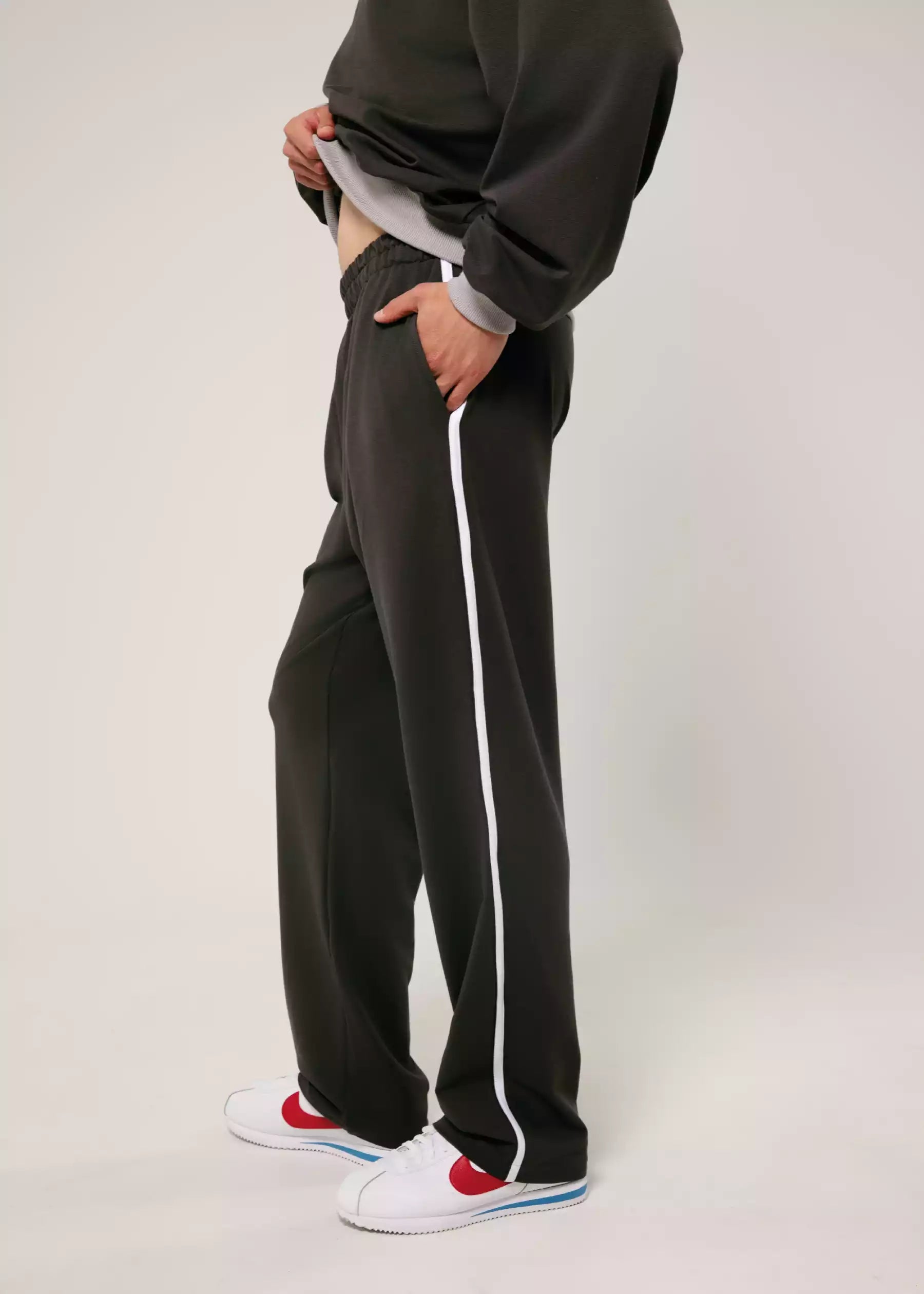 TRACK PANTS