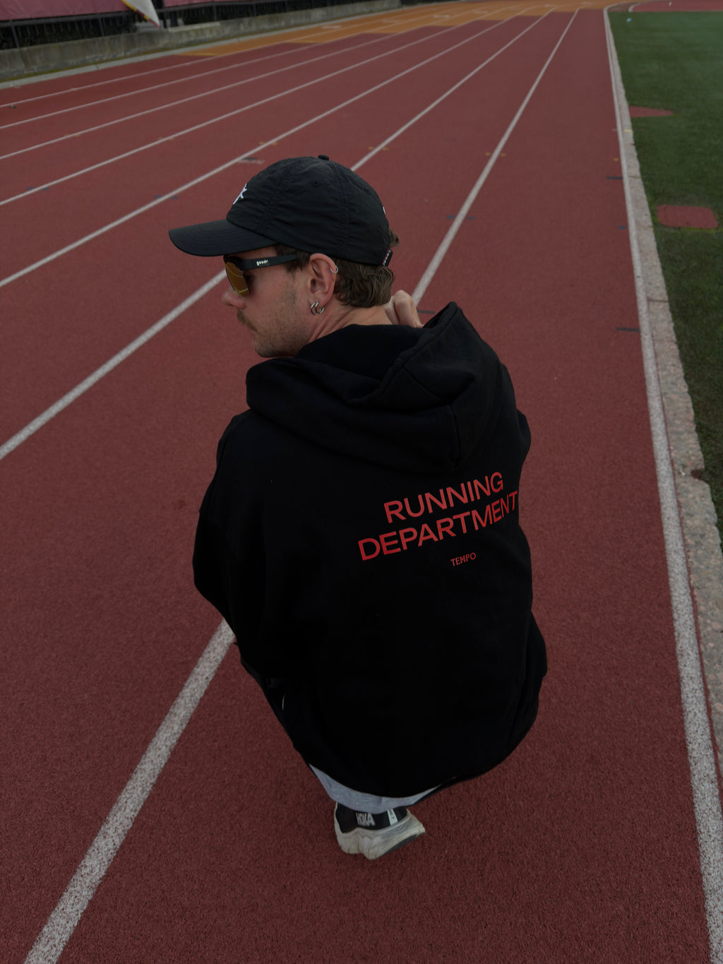 BLACK HOODIE RUNNING DEPARTMENT